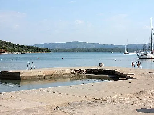 Pave * Betina (Sibenik-Knin)
